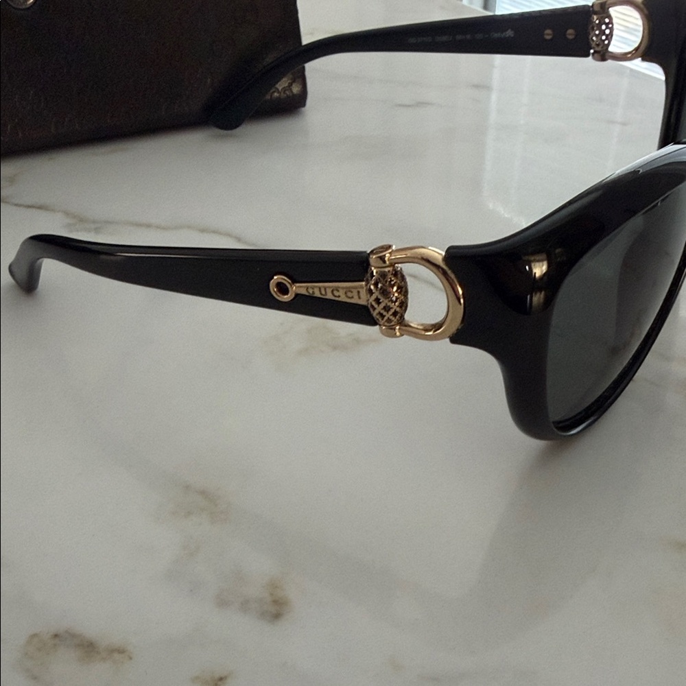 Gucci Black and Gold Sunglasses - Picture 7 of 9